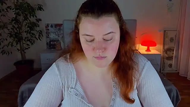 Snapshot of PolinaSalvatore chatting on June 15, 2026, 7:35 pm PolinaSalvatore online show from June 15, 2026, 7:35 pm