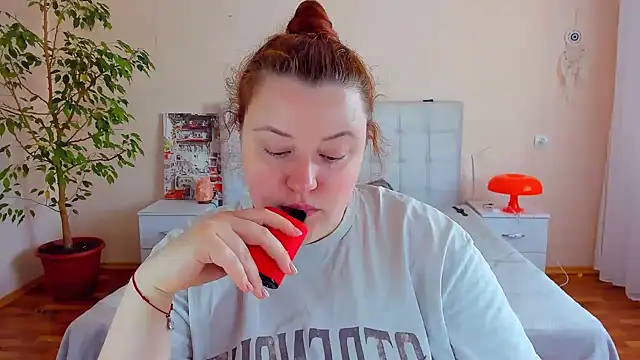 Snapshot of PolinaSalvatore chatting on May 25, 2026, 12:48 pm PolinaSalvatore online show from May 25, 2026, 12:48 pm