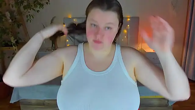 Snapshot of PolinaSalvatore chatting on November 16, 2025, 3:50 pm PolinaSalvatore online show from November 16, 2025, 3:50 pm