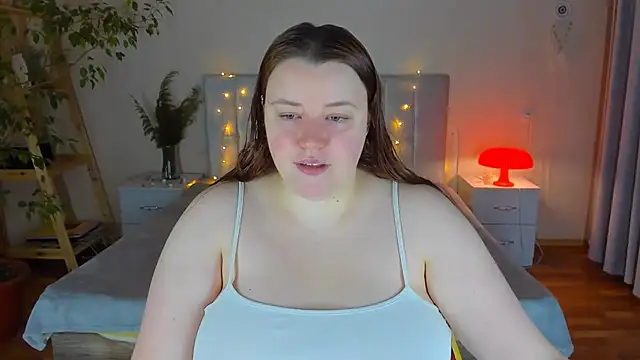 Snapshot of PolinaSalvatore chatting on November 12, 2025, 2:43 pm PolinaSalvatore online show from November 12, 2025, 2:43 pm