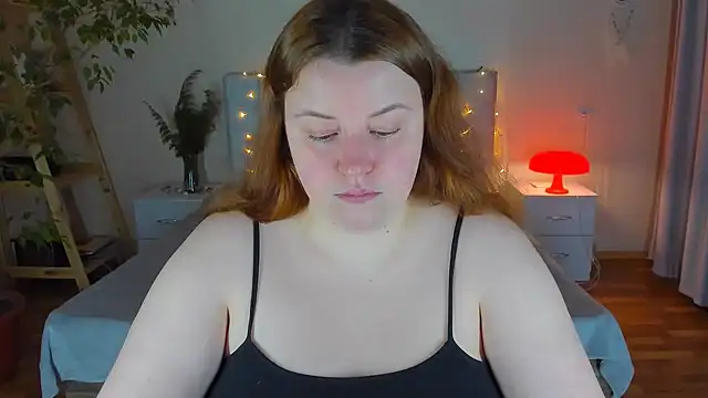 Snapshot of PolinaSalvatore chatting on November 3, 2025, 4:43 pm PolinaSalvatore online show from November 3, 2025, 4:43 pm