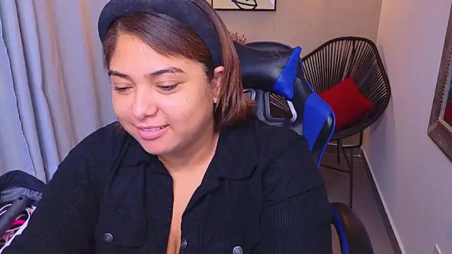 Snapshot of Kenya--Buhle chatting on June 16, 2026, 11:10 am Kenya--Buhle online show from June 16, 2026, 11:10 am