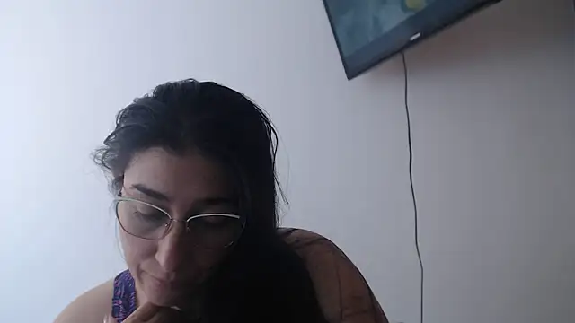 Snapshot of andreaisis2 chatting on May 16, 2026, 6:18 pm andreaisis2 online show from May 16, 2026, 6:18 pm
