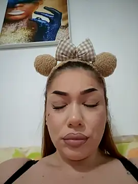 Snapshot of Ella_sweety chatting on July 9, 2026, 8:08 pm Ella sweety online show from July 9, 2026, 8:08 pm