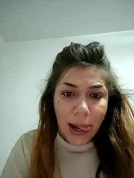 Snapshot of Ella_sweety chatting on October 19, 2025, 8:22 pm Ella sweety online show from October 19, 2025, 8:22 pm