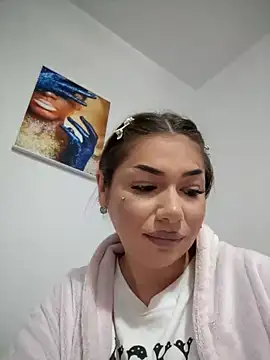 Snapshot of Ella_sweety chatting on November 8, 2025, 9:07 pm Ella sweety online show from November 8, 2025, 9:07 pm