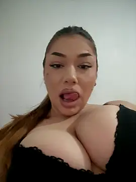 Snapshot of Ella_sweety chatting on July 24, 2026, 7:54 pm Ella sweety online show from July 24, 2026, 7:54 pm