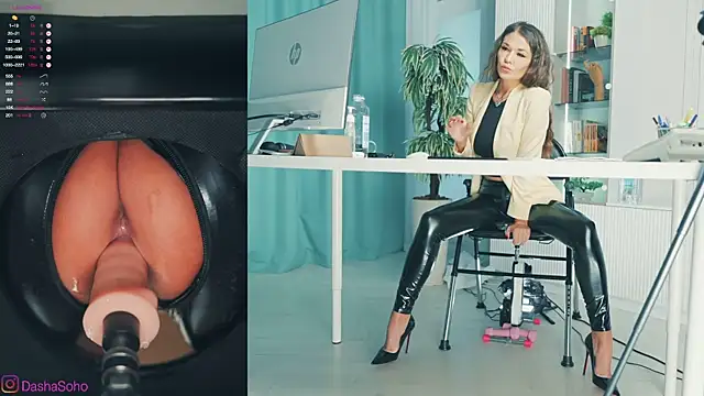 Snapshot of art_porno chatting on October 17, 2025, 1:31 am art porno online show from October 17, 2025, 1:31 am