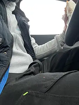 Snapshot of simoninside25 chatting on December 16, 2025, 12:42 pm simoninside25 online show from December 16, 2025, 12:42 pm