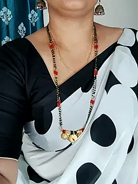 Snapshot of Indian_desi_wife chatting on September 15, 2025, 5:02 pm Indian desi wife online show from September 15, 2025, 5:02 pm