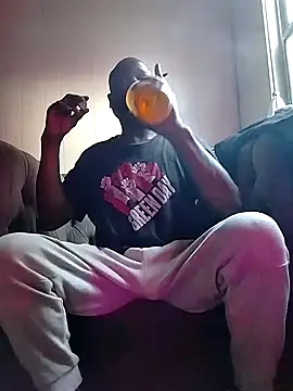 Snapshot of Daddy_hook chatting on February 15, 2025, 3:39 pm Daddy hook online show from February 15, 2025, 3:39 pm