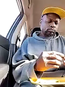 Snapshot of Daddy_hook chatting on December 21, 2024, 10:30 pm Daddy hook online show from December 21, 2024, 10:30 pm