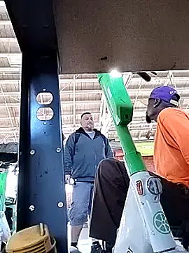 Snapshot of Daddy_hook chatting on December 18, 2024, 9:29 pm Daddy hook online show from December 18, 2024, 9:29 pm