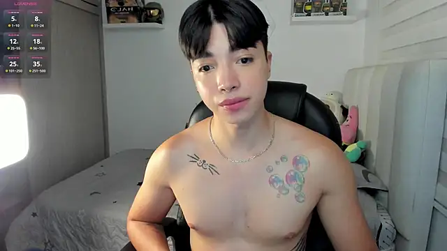 Snapshot of santy7v7 chatting on November 28, 2025, 1:33 pm santy7v7 online show from November 28, 2025, 1:33 pm