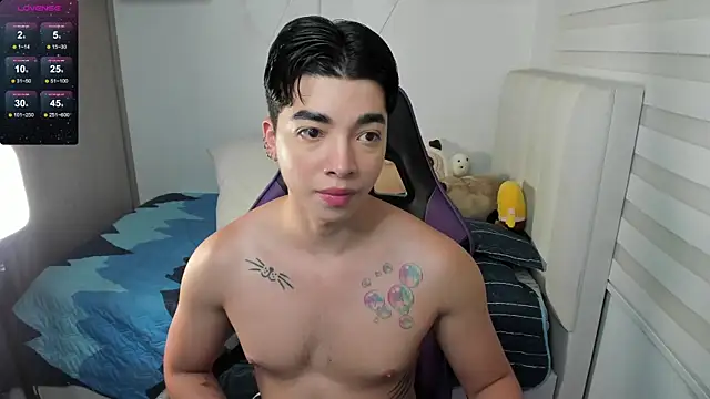 Snapshot of santy7v7 chatting on October 10, 2025, 1:12 pm santy7v7 online show from October 10, 2025, 1:12 pm