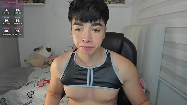 Snapshot of santy7v7 chatting on June 13, 2026, 1:31 pm santy7v7 online show from June 13, 2026, 1:31 pm