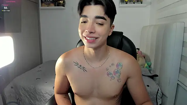 Snapshot of santy7v7 chatting on November 20, 2025, 1:23 pm santy7v7 online show from November 20, 2025, 1:23 pm