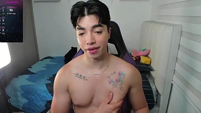 Snapshot of santy7v7 chatting on October 19, 2025, 1:25 pm santy7v7 online show from October 19, 2025, 1:25 pm