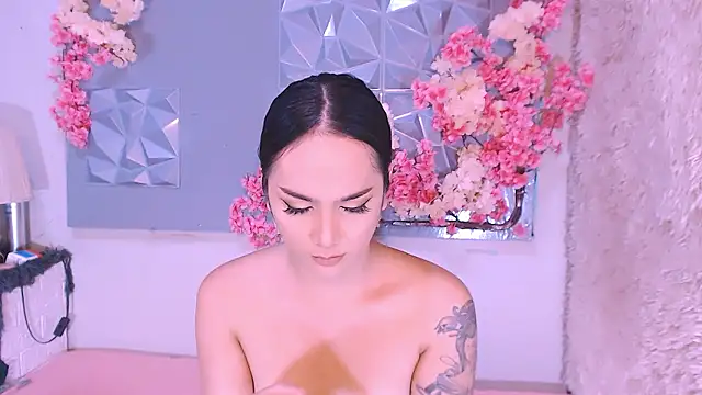 Snapshot of Oriental_Tiara chatting on January 11, 2026, 5:36 am Oriental Tiara online show from January 11, 2026, 5:36 am