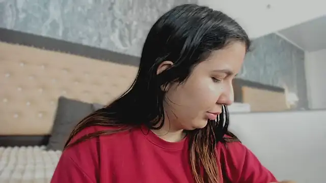 Lia sarahi online show from November 7, 2025, 11:37 am