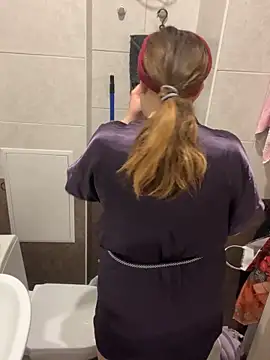 DienkaGreen online show from November 18, 2025, 8:17 am