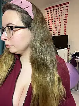 DienkaGreen online show from March 13, 2026, 5:07 pm