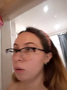 DienkaGreen online show from December 8, 2024, 3:35 pm