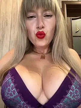 Snapshot of Kittenforyou chatting on November 5, 2025, 12:52 pm Kittenforyou online show from November 5, 2025, 12:52 pm