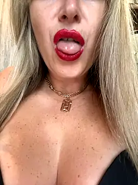 Snapshot of Kittenforyou chatting on October 12, 2025, 12:50 pm Kittenforyou online show from October 12, 2025, 12:50 pm