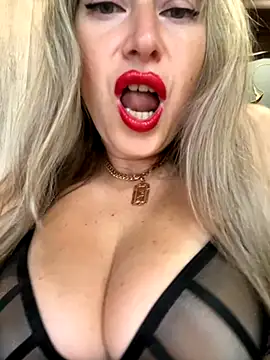 Snapshot of Kittenforyou chatting on November 6, 2025, 9:46 am Kittenforyou online show from November 6, 2025, 9:46 am