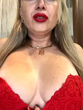 Snapshot of Kittenforyou chatting on November 4, 2025, 12:31 pm Kittenforyou online show from November 4, 2025, 12:31 pm