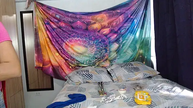 Snapshot of Alexxx_andr4 chatting on December 2, 2025, 7:26 pm Alexxx andr4 online show from December 2, 2025, 7:26 pm