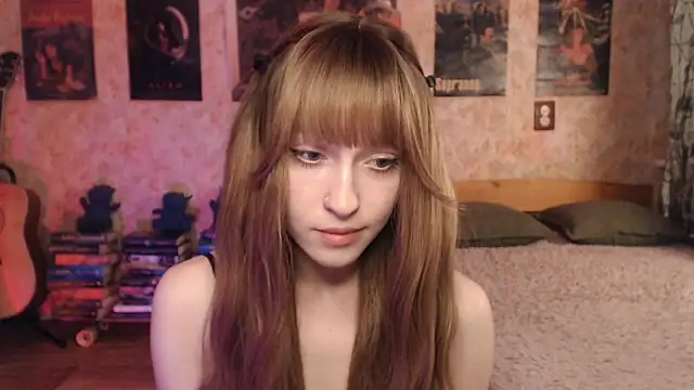 Snapshot of Friendly_Ellie chatting on May 2, 2026, 12:27 am Friendly Ellie online show from May 2, 2026, 12:27 am