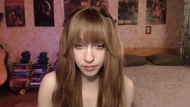 Snapshot of Friendly_Ellie chatting on April 16, 2026, 1:23 pm Friendly Ellie online show from April 16, 2026, 1:23 pm