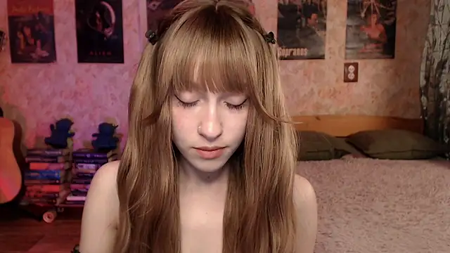Snapshot of Friendly_Ellie chatting on May 17, 2026, 11:16 pm Friendly Ellie online show from May 17, 2026, 11:16 pm