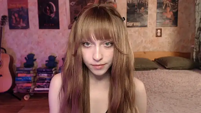 Snapshot of Friendly_Ellie chatting on May 9, 2026, 12:25 am Friendly Ellie online show from May 9, 2026, 12:25 am