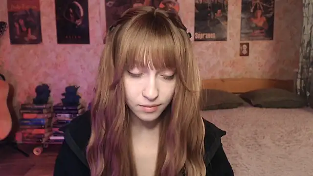 Snapshot of Friendly_Ellie chatting on April 15, 2026, 11:16 pm Friendly Ellie online show from April 15, 2026, 11:16 pm