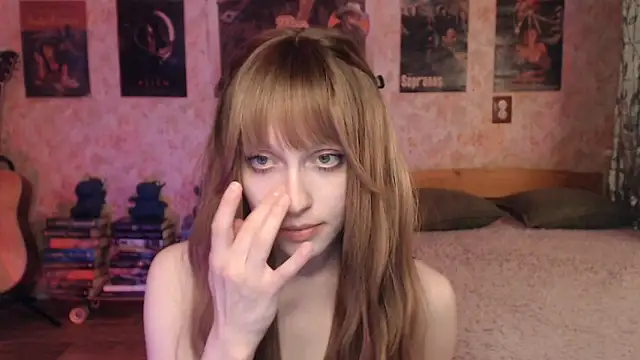 Snapshot of Friendly_Ellie chatting on April 10, 2026, 2:13 pm Friendly Ellie online show from April 10, 2026, 2:13 pm