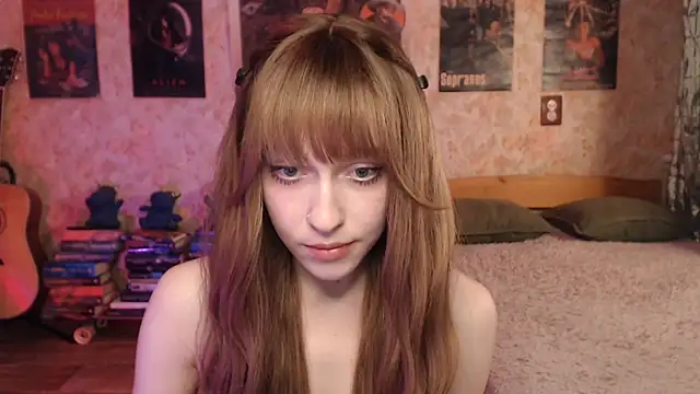 Snapshot of Friendly_Ellie chatting on April 9, 2026, 12:23 am Friendly Ellie online show from April 9, 2026, 12:23 am
