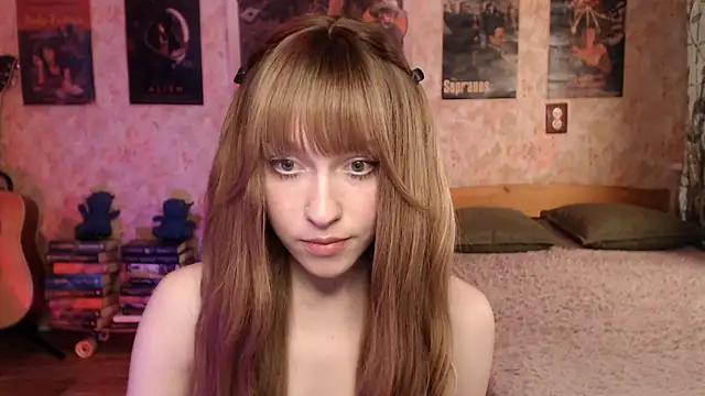 Snapshot of Friendly_Ellie chatting on May 13, 2026, 12:17 am Friendly Ellie online show from May 13, 2026, 12:17 am