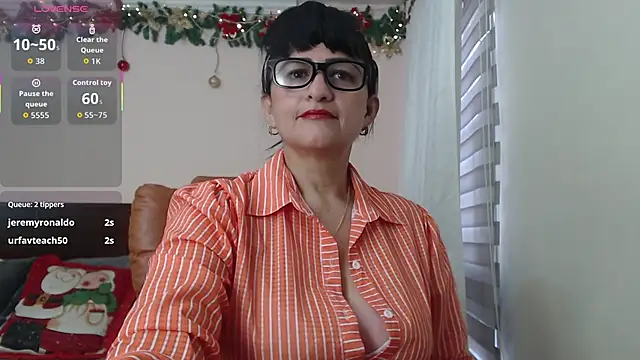 Snapshot of ISABEEL_SOFIA01 chatting on November 9, 2025, 12:31 pm ISABEEL SOFIA01 online show from November 9, 2025, 12:31 pm