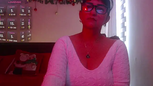 Snapshot of ISABEEL_SOFIA01 chatting on October 26, 2025, 12:16 pm ISABEEL SOFIA01 online show from October 26, 2025, 12:16 pm
