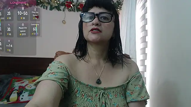 Snapshot of ISABEEL_SOFIA01 chatting on November 8, 2025, 4:10 pm ISABEEL SOFIA01 online show from November 8, 2025, 4:10 pm