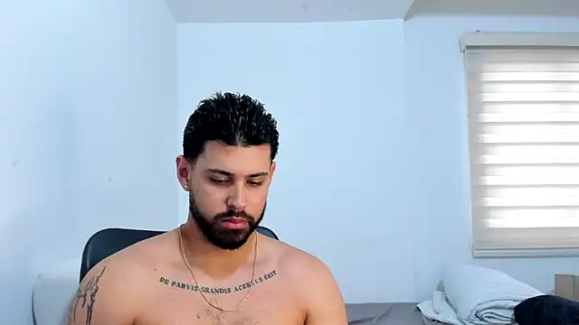 Snapshot of Justyn_Torres chatting on October 21, 2025, 11:53 am Justyn Torres online show from October 21, 2025, 11:53 am