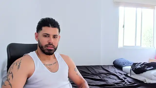 Snapshot of Justyn_Torres chatting on December 2, 2025, 2:08 pm Justyn Torres online show from December 2, 2025, 2:08 pm