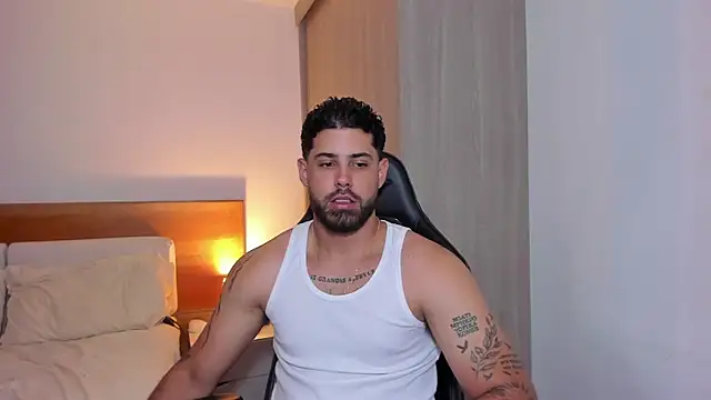 Snapshot of Justyn_Torres chatting on January 2, 2025, 6:01 pm Justyn Torres online show from January 2, 2025, 6:01 pm