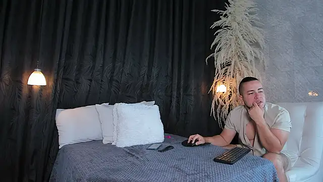 CelinayHanck online show from March 11, 2026, 1:27 pm