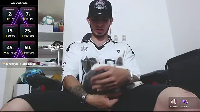 Snapshot of freestyle_blake1 chatting on October 28, 2025, 1:10 pm freestyle blake1 online show from October 28, 2025, 1:10 pm