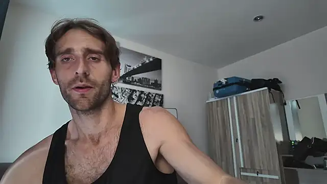 Snapshot of lukegunn chatting on November 23, 2025, 2:43 am lukegunn online show from November 23, 2025, 2:43 am