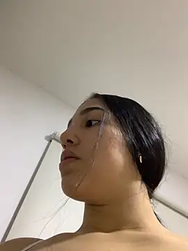 Snapshot of Amandanauty chatting on October 16, 2025, 5:27 am Amandanauty online show from October 16, 2025, 5:27 am